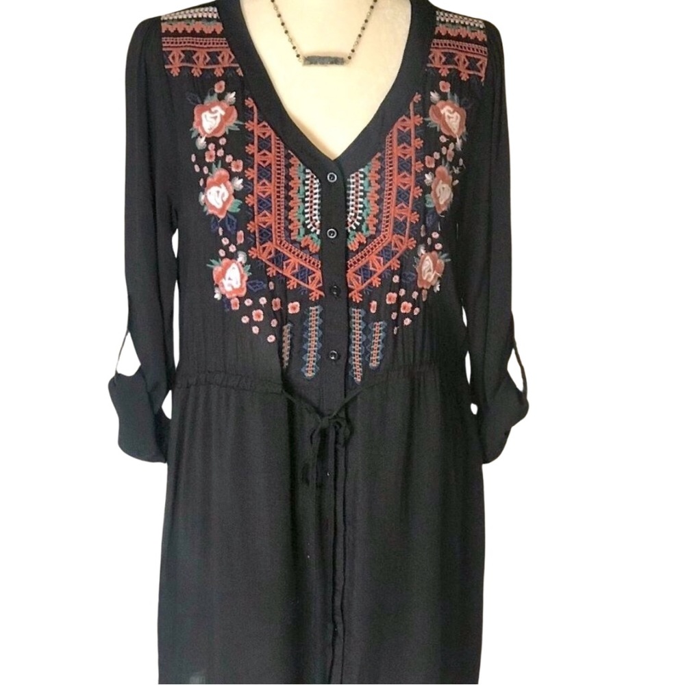 BOUTIQUE ITEM- WOMEN'S SHIRT DRESS IN BLACK WITH EMBROIDERY, LINED